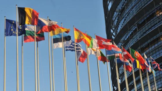 المفوضية الأوروبية تؤكد أن حرية التنقل من الحريات الغير قابلة للتفاوض مع بريطانيا